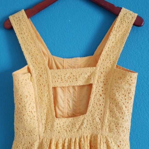 {Marc by Marc Jacobs} Yellow Eyelet Flower Dress - Picture 6 of 8